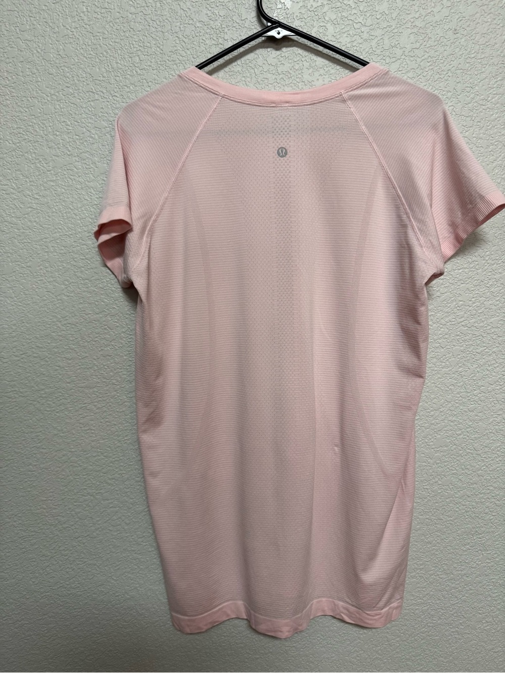 Lululemon Swiftly Tech Short Sleeve Tee Women’s 14 Light Pink